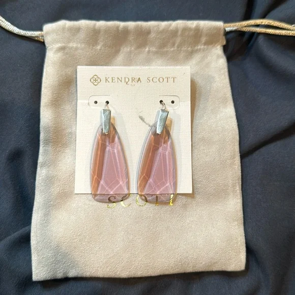 NWT Kendra Scott silver and light purple drop earrings - Picture 1 of 3